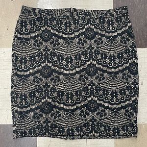 Sz 10 Black & Tan Skirt w/ Metallic Detail & Full Back Zipper